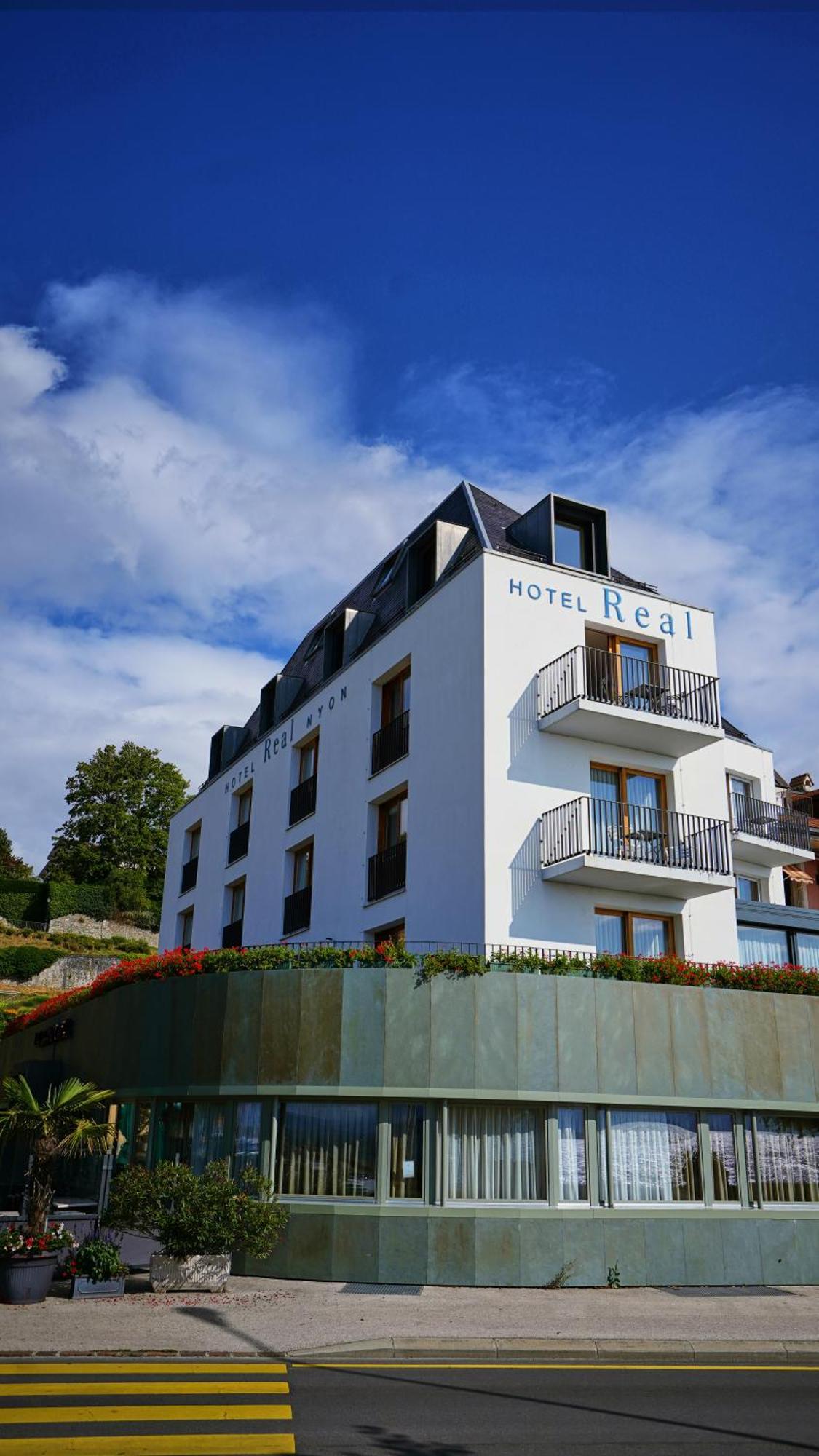 فندق نيونفي  فندق ريال المظهر الخارجي الصورة